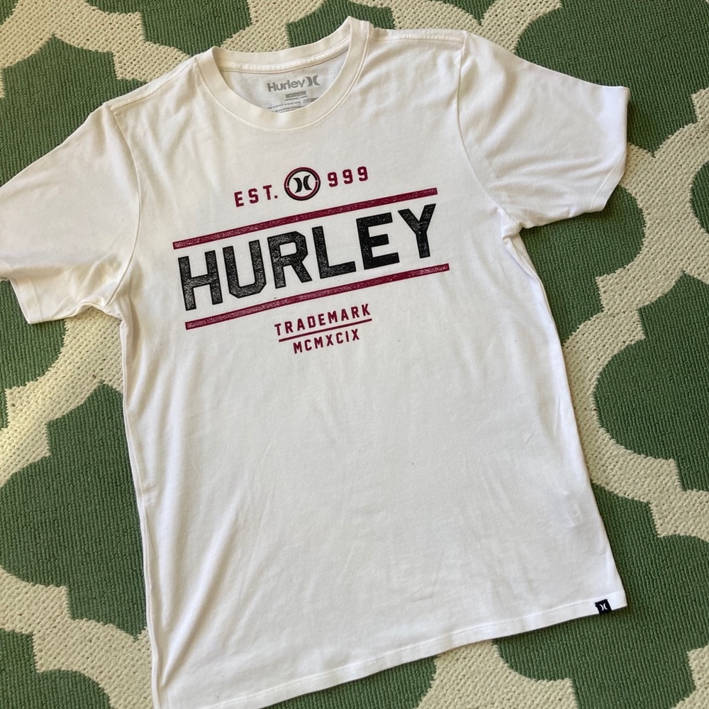 Hurley men’s tee with Nike logo on bottom